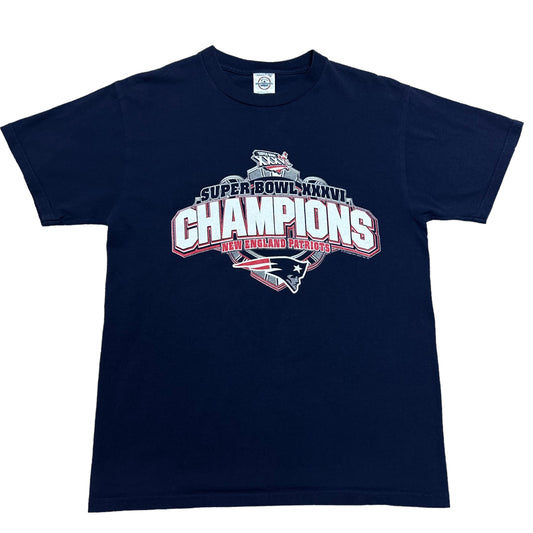 Vintage Y2K New England Patriots Super Bowl XXXVI (36) Champions Navy Blue Graphic T-Shirt - Size Medium