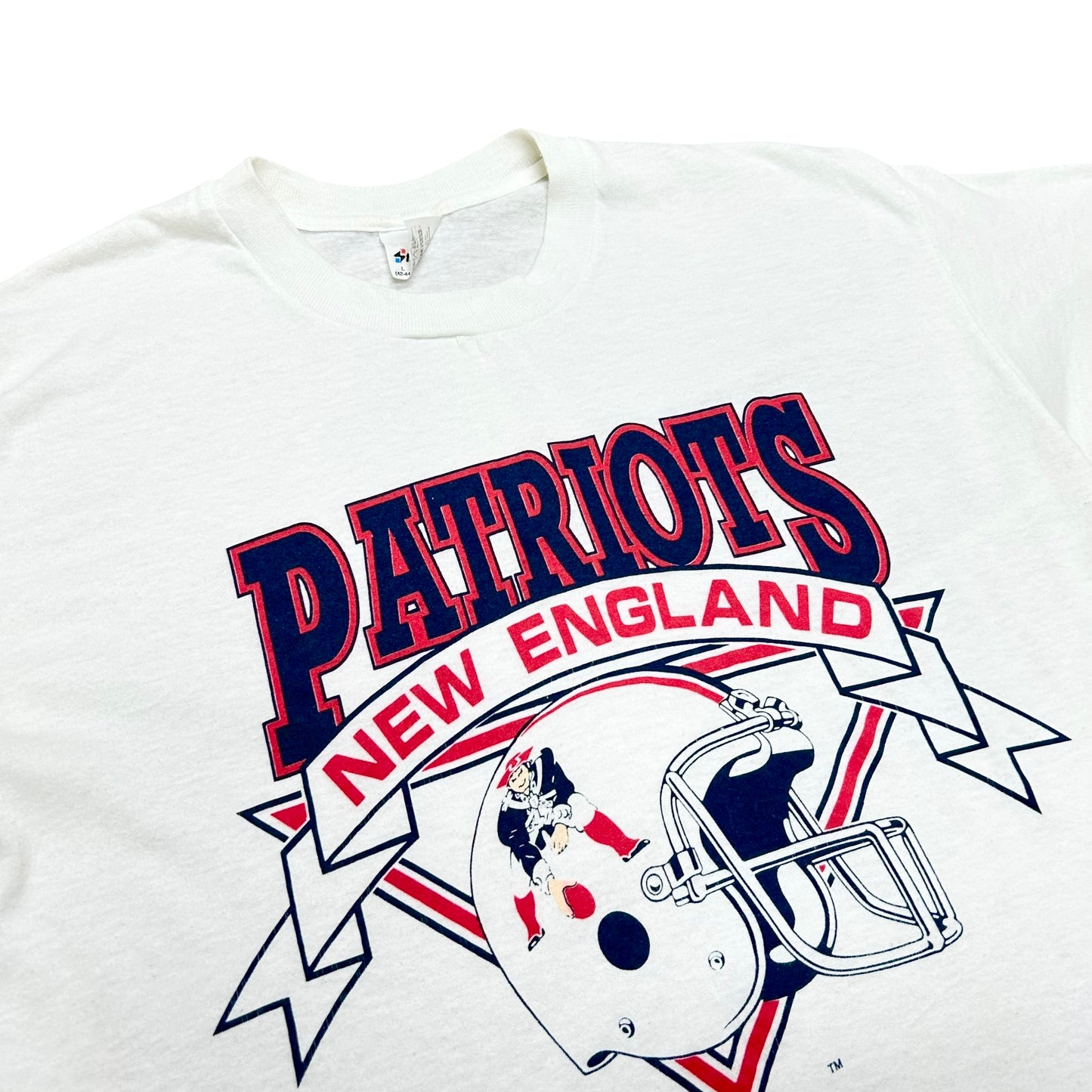 Vintage 1980s New England Patriots “Patriot Pat” White Graphic T-Shirt - Size Large (Fits Medium)