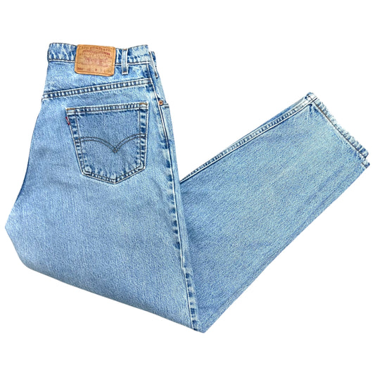 Vintage 1990s Levi’s Light Wash Loose Fit Tapered Leg Jeans - Size 36” x 34”